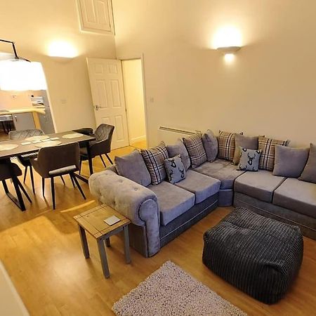 Cosy Central Modern Apartment Нантвич Экстерьер фото